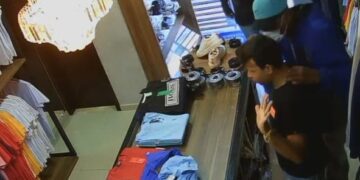 Militares do Choque prendem assaltantes que agiam com violência em comércio da Capital; veja vídeos 