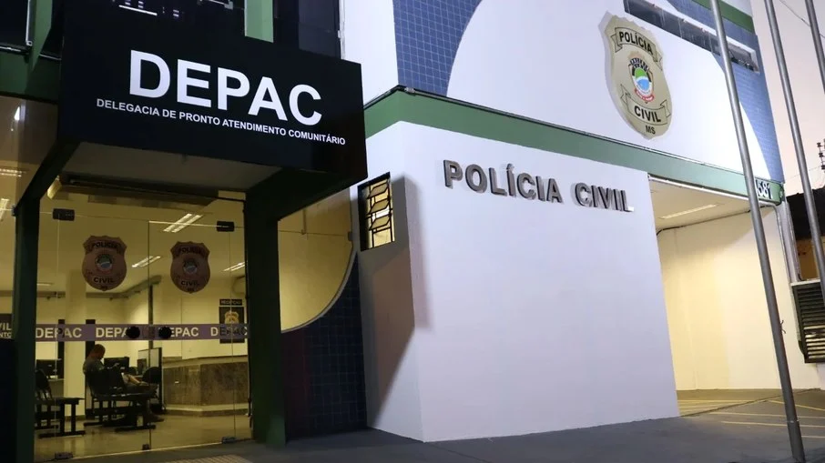 Mulher é presa em Campo Grande após tentar “exorcizar” amigo