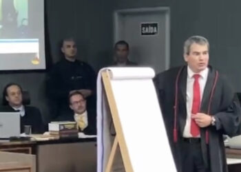 Cenas fortes: Durante júri de Jamilzinho, promotor mostra vídeo de ex-guarda espancando homem