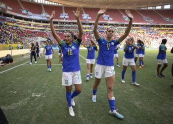 Riedel autoriza mudança de expediente em dias de jogo da seleção feminina