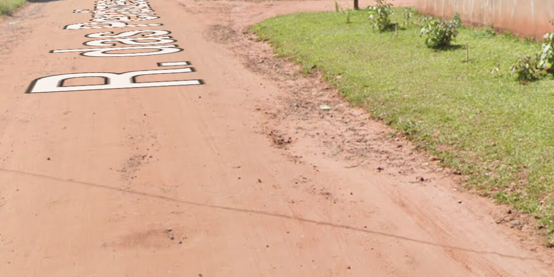 Menino encontrado sujo de fezes tinha queimaduras de cigarro e estava há 3 dias sem banho
