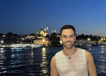 Turista fica 19 dias preso na Turquia por ter “aparência de gay”