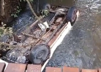 Caminhonete cai em córrego e trabalhadores m*rrem em Ribas do Rio Pardo