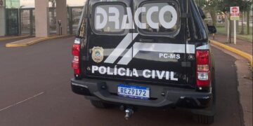 DRACCO apreende fuzis em loja que vendia armas até para foragido