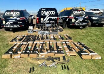 Vídeo: DRACCO apreendeu 28 fuzis em Dourados em arsenal avaliado em R$ 1,5 mi