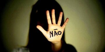 Professor de educação física é denunciado após dar tapas e pegar na b*nd* de alunas em Campo Grande