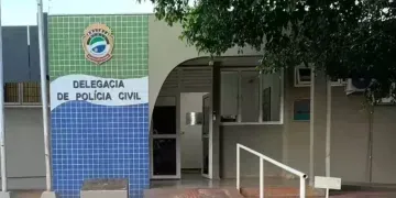 Mãe procura a polícia após ex enviar vídeo espancando e dizendo que tiraria a vida dele e do filho de 4 anos 