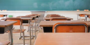 Mãe invade escola e ameaça bater em criança que se desentendeu com seu filho em cidade de MS