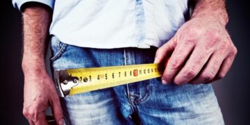 R$ 10 mil por 5 cm? Harmonização de p3nis atrai insatisfeitos com tamanho