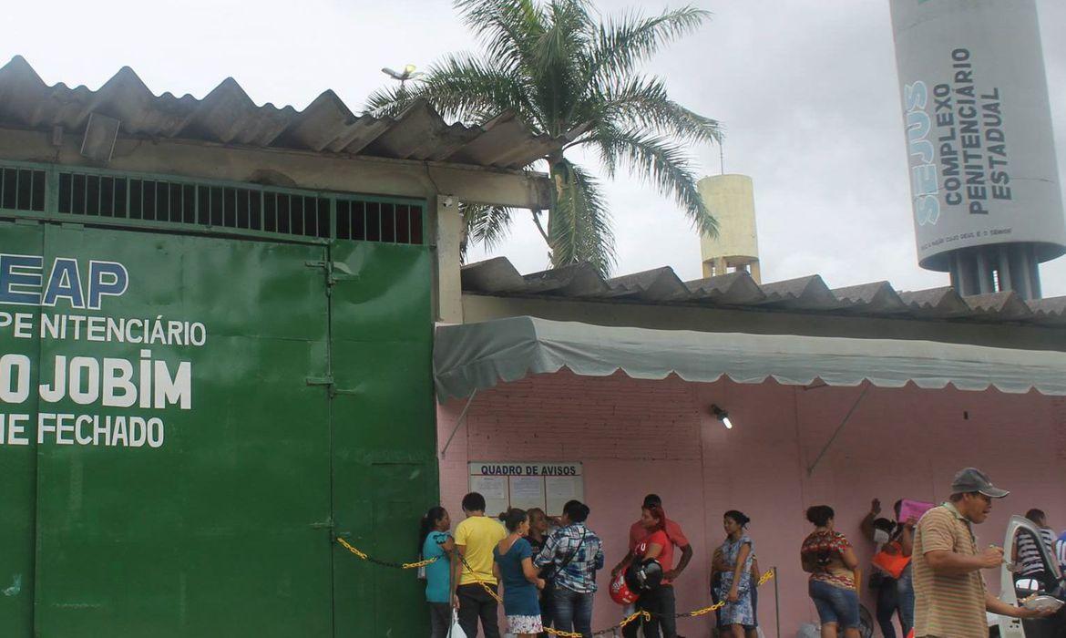 Amazonas transfere membros de facções para penitenciarias federais