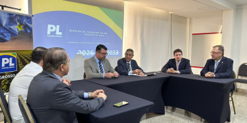 Braga Netto se reúne com deputados do PL na Capital