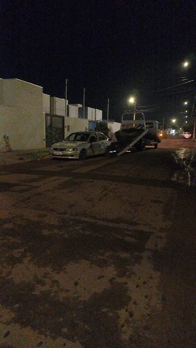 Vídeo: homem tenta atropelar ex, atinge ciclista e motociclista e acaba preso