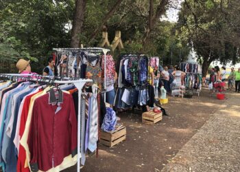 Horto Florestal terá encontro de brechós com roupas a partir de R$ 5 Horto Florestal terá encontro de brechós com roupas a partir de R$ 5