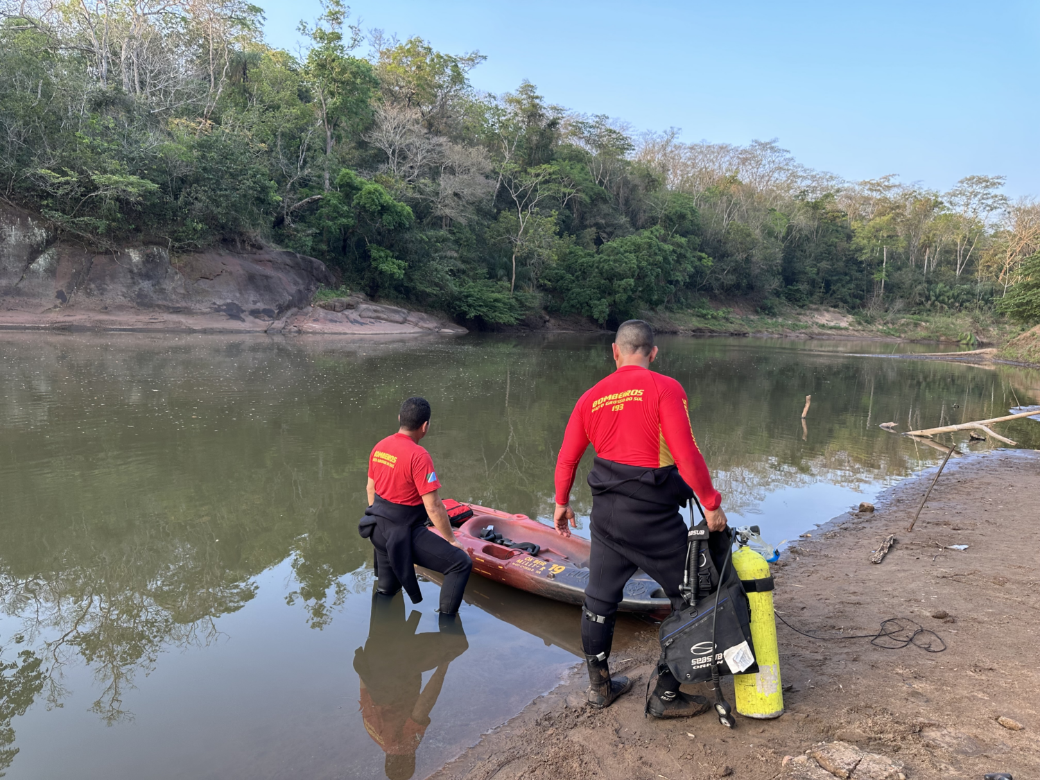 Criança e idoso m*rrem afogados em Jardim