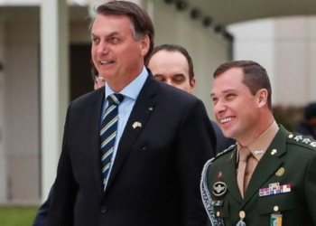 Cid assume que Bolsonaro arrasta seus aliados “para lama”