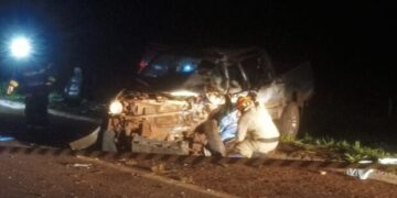 Homem m*rre ao bater caminhonete em caminhão na MS-134