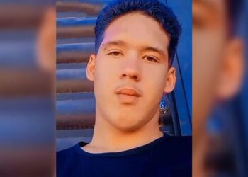Adolescente morre ao levar tiro no olho e vizinha é presa em flagrante Adolescente morre ao levar tiro no olho e vizinha é presa em flagrante