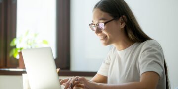 Parceria entre Prefeitura e Universidade oferece 200 vagas em cursos livres com 100% de bolsa; veja como se inscrever