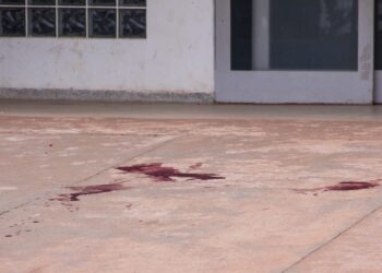 Homem m*rre baleado por ex-marido da companheira após discussão em UBS