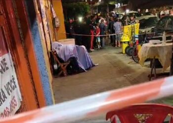 Vídeo: pai e filho são executados em conveniência no Universitário; imagens são fortes