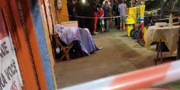 Vídeo: pai e filho são executados em conveniência no Universitário; imagens são fortes