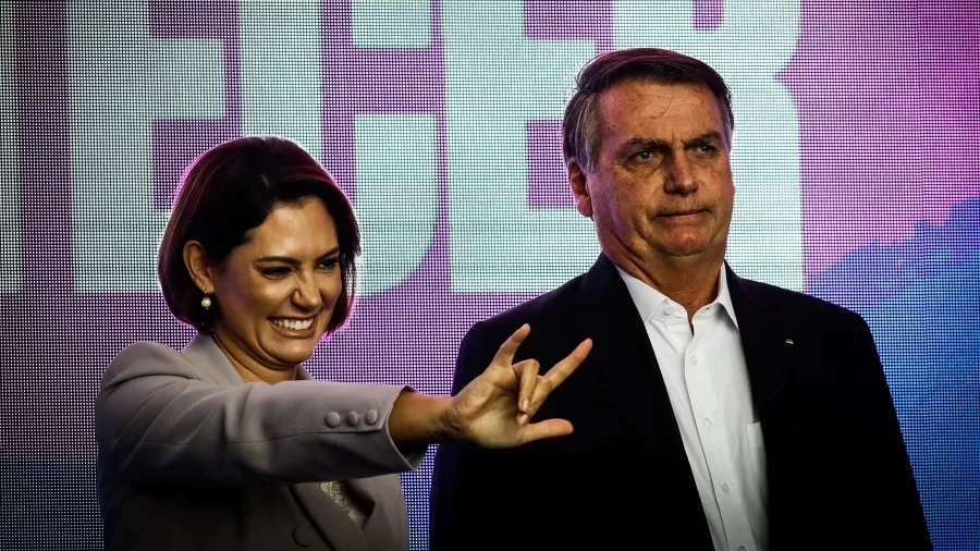 PL enfrenta arroubos de Michelle Bolsonaro que pede saída de funcionários e reclama até do marido