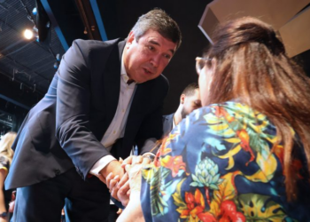 MS vai pagar R$ 900 para cuidadores de pessoas com deficiência