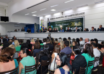 Educadores são homenageados com a Medalha Legislativa “Marisa Serrano” na Câmara