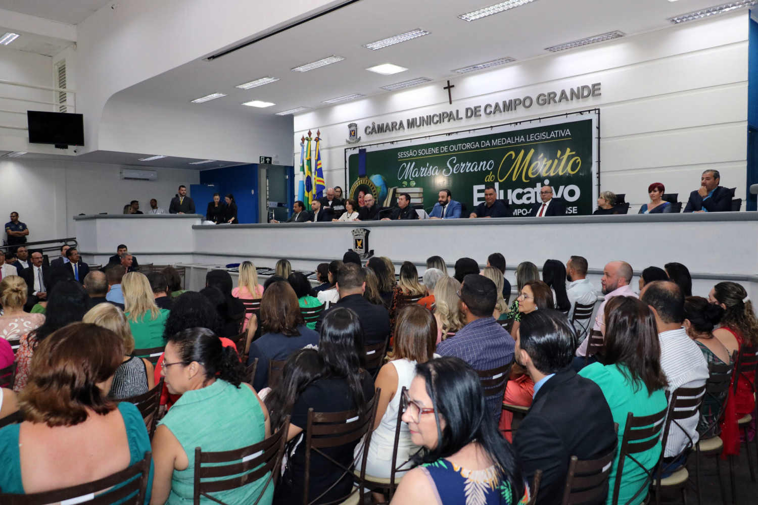 Educadores são homenageados com a Medalha Legislativa “Marisa Serrano” na Câmara