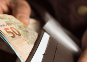 Para comemorar dia do Servidor, Governo do Estado antecipa salário para este sábado