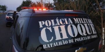 Homem rouba carro, troca tiro com a PM e m*rre