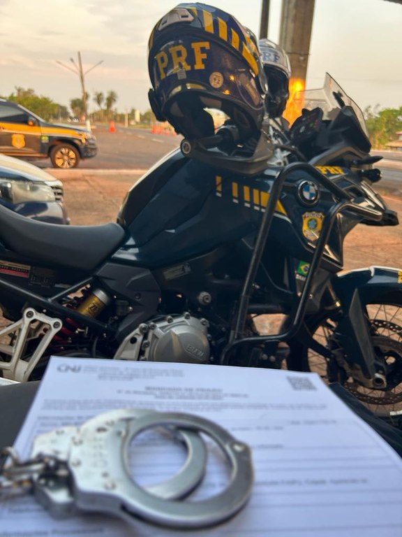 PRF cumpre mandado de prisão em Terenos