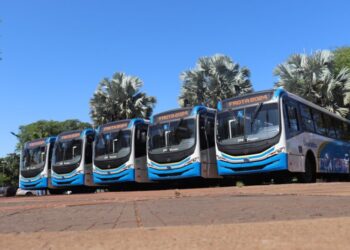 Prefeitura entrega cinco novos ônibus para o transporte público de Dourados