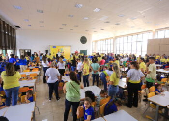 Quase 300 alunos da Reme participam do “Café com o Prefeito” no Centro de Convenções