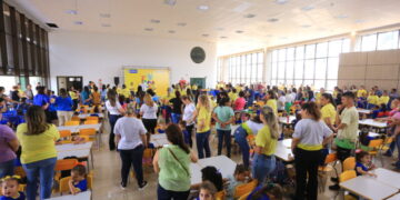 Quase 300 alunos da Reme participam do “Café com o Prefeito” no Centro de Convenções