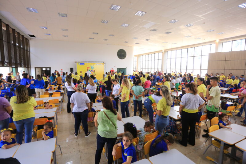 Quase 300 alunos da Reme participam do “Café com o Prefeito” no Centro de Convenções