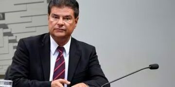 Em mensagem a Nelsinho, Bolsonaro tenta sabotar PEC da Reforma e fracassa