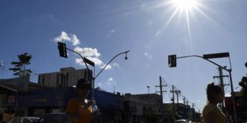 Calorão continua em MS e pode atingir até 43°C neste domingo