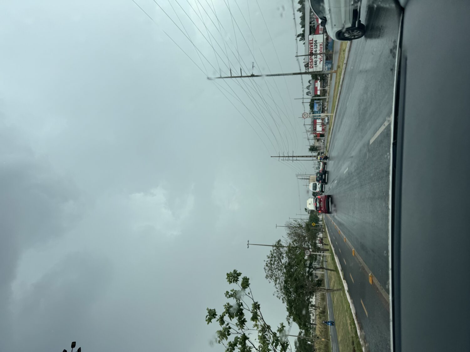 Chuva ameniza calorão e previsão é de tempo instável e tempestade em MS