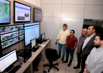 Após chuvas, prefeito interino Carlão visita Defesa Civil e UPA do Universitário