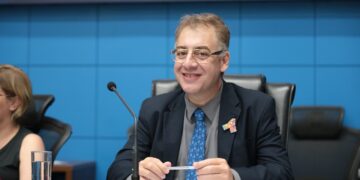 PL de Neno Razuk que proíbe cobrança automática de serviço após período gratuito é aprovada em 1ª votação