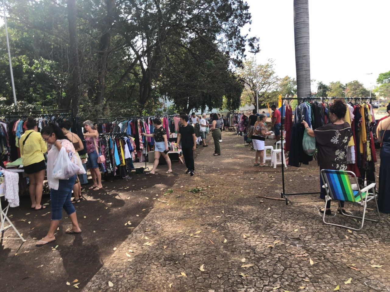 Encontro de Brechós no Horto Florestal promove moda sustentável e geração de renda