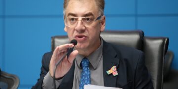Projeto de Neno Razuk institui campanha para conscientizar sobre transtorno que pode afetar sentidos e estimular diagnóstico