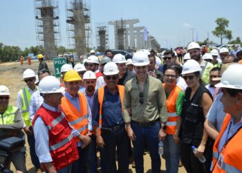Com o presidente do Paraguai, Deputado Paulo Corrêa visita obras da Ponte Bioceânica