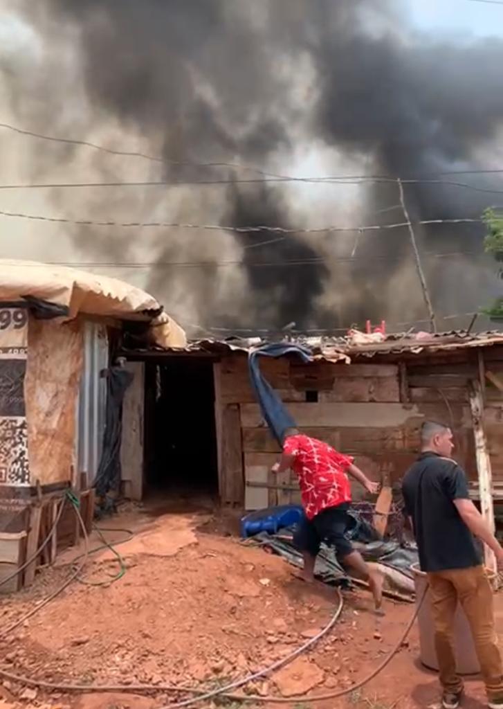 Prefeitura mobiliza equipes para auxiliar combate a incêndio e no atendimento às famílias do Mandela