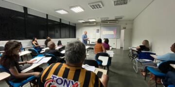 Cursos de Auxiliar Contábil, Manicure e Pedicure e Marketing Digital estão com vagas abertas