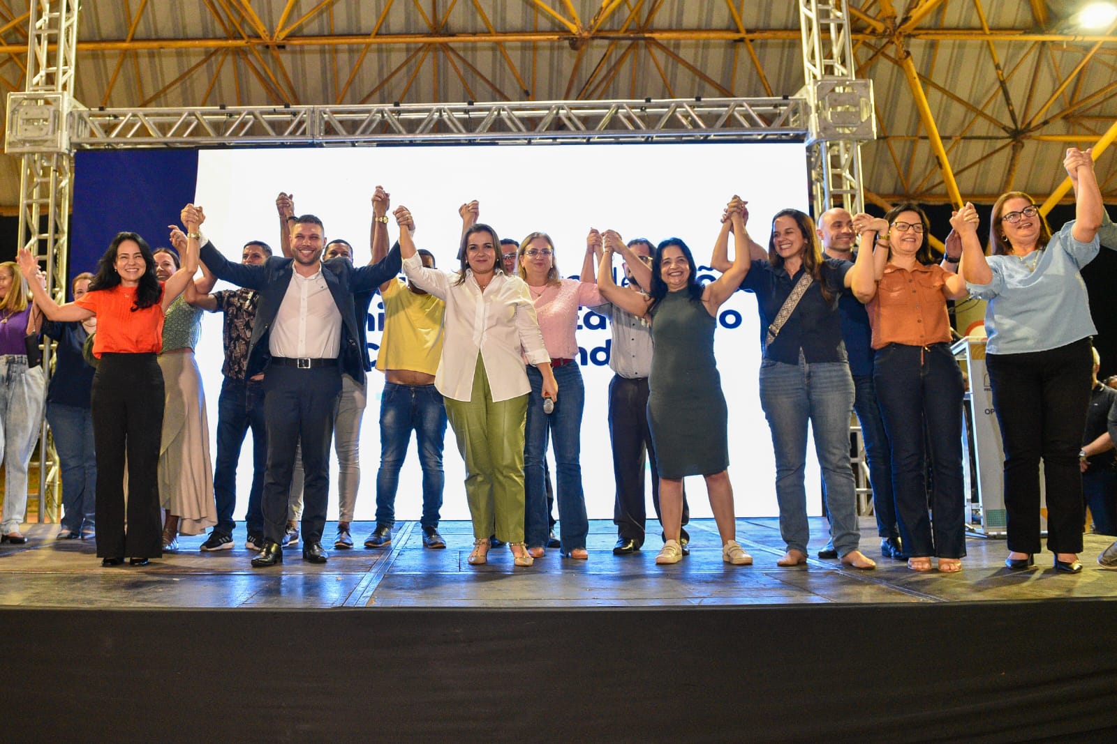 Ar-condicionado, energia solar, 166 salas e 6,6 mil vagas são metas do maior pacote da Educação da Capital