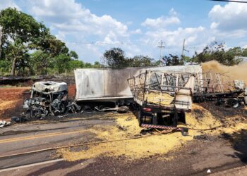 Vídeo: tentativa de ultrapassagem causou grave acidente na BR-163 que deixou dois m*rtos e três feridos