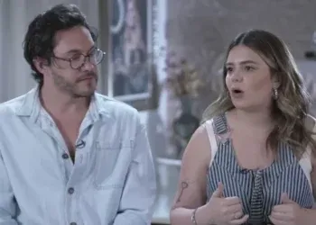 Viih Tube chora ao citar ataques à filha: ‘Dinheiro para bariátrica’