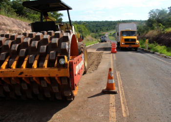 Governador assina autorização de licitação para obras na MS-436 no valor de R$ 161 mi